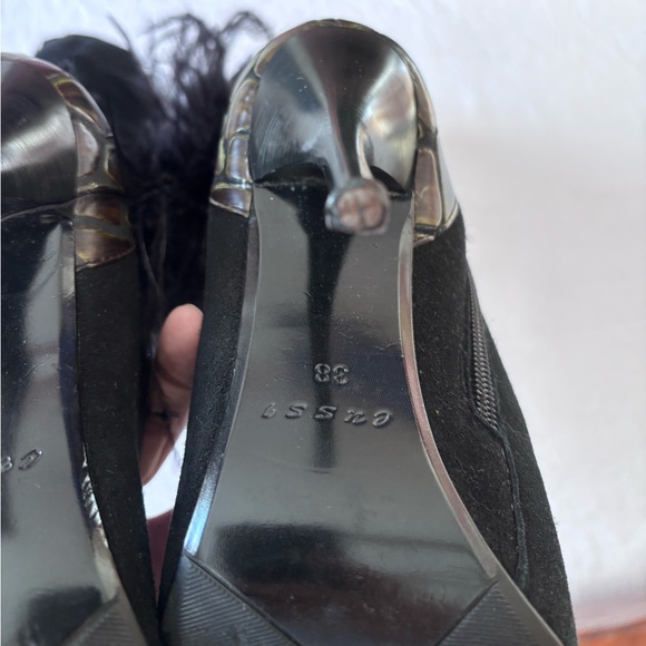 Women’s Cussi Suede Fully Lined Zip Up High Heel Feather Floral Accent Boot 38 - Picture 9 of 14